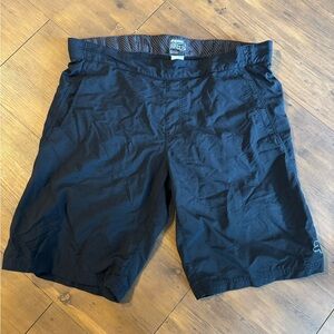 FOX men size 36 bike shorts